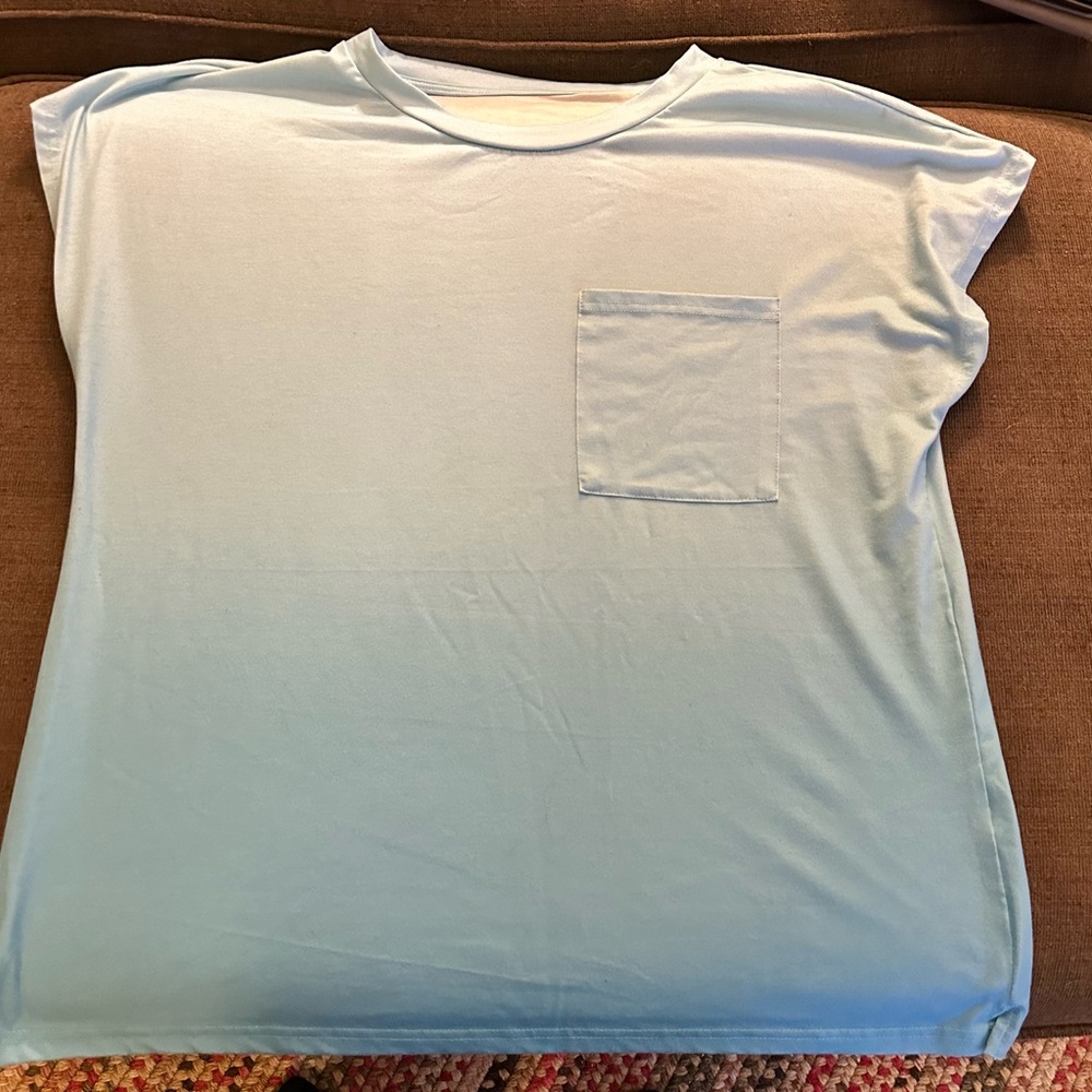 Women’s top short sleeve smoke-free house